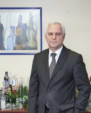 Serdar Özer Anadolu Cam Pazarlama ve Satış Başkan Yardımcısı 